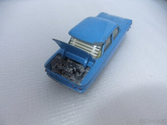 CORGI TOYS mierka 1:43:Chevrolet Corvair model 1960 - 2