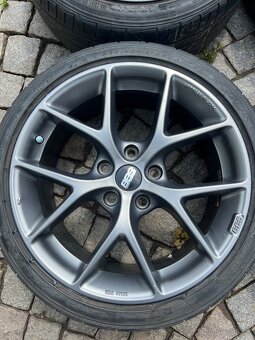 Letní kola R18 BBS SR-035 5x120 - 2