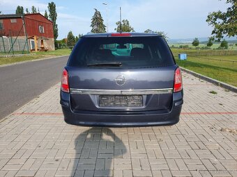 Opel Astra kombi 1.6i benzín - 2