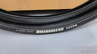 Pláště Maxxis Detonator 700x32c - 200 km najeto - 2