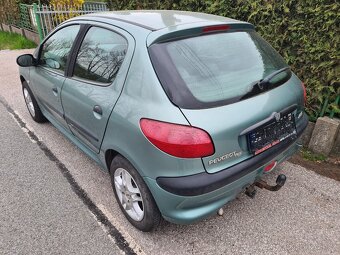 Peugeot 206 1.4 i - 2