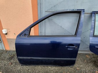 Dveře Octavia 1 combi - tm. modrá - 9460 - 2