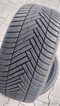 Prodám 2 x celoroční pneu Hankook 225/40/19 - 2