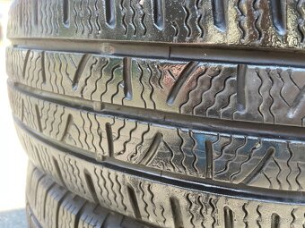 4 ks zimní dodávkové pneu Pirelli 195/70R15C - 2