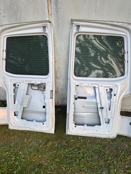 VW transporter T6 - zadni okna a stěrače - 2