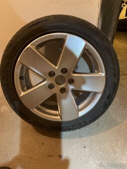 Letní rezervní kolo r 17 na vw passat b 6 plnohodnotné. - 2