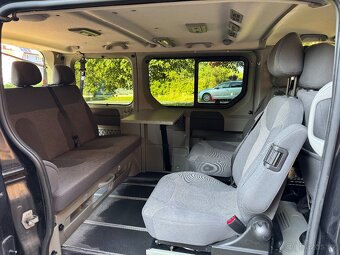 Opel Vivaro Life Westfalia 2.5 CDTi 107 kW – 7 MÍST, OTOČNÁ - 2