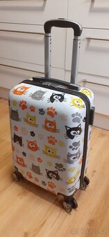 dětský cestovní kufr na kolečkách motiv kočky 55cm - 2