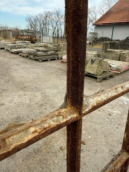 Tovární okno 48 - 2