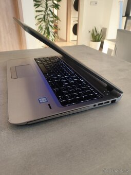 Výkonný notebook HP ProBook 450 v pěkném stavu - 2