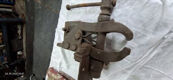 Kovařsky svěrák malý - 2