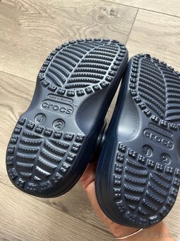 Nove crocs J2 33/34 - 2