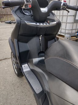 Piaggio Mp3 - 2