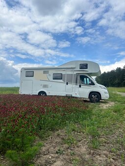 Autokaravan Carado A464, Alkovna - 2