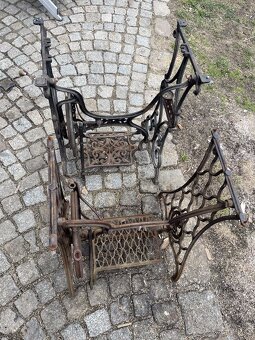 litinove podstavce sici stroj - 2