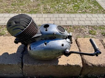 Jawa ČZ 150 352 kývačka - motor - 2
