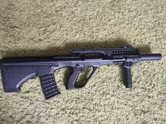 Prodám airsoftovou zbraň Steyr AUG A3 - 2
