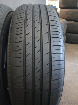 Dva kusy letních pneu 215/60/16. Kumho. - 2