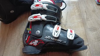 Lyžáky Nordica 31 - 2