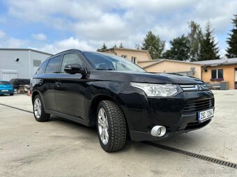 Outlander Intense 2.2Di-D, 4WD, manual, 7 mist - 2