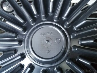 Plastové kryty kol R15 znak Audi - 2
