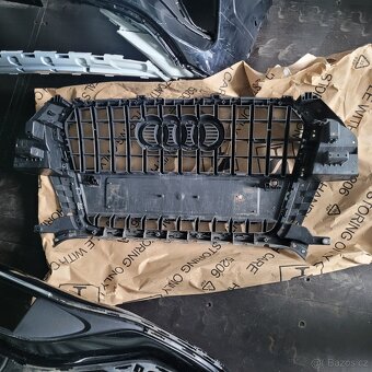 Audi Q3 8U 8U0853651K 8U0853651H maska TOP - 2