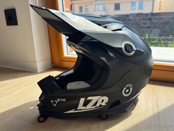 Helma na motorku Lazer - 2