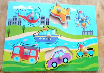 Prodám dřevěné dopravní puzzle a oblékací medvídky - 2