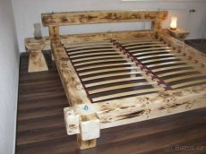 Mohutná celomasivní postel ve velikosti 180 x 200 cm - 2