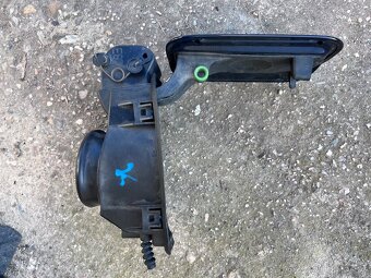 Prodám víčko nádrže BMW E60 - 2