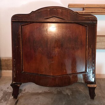 stará starožitná čela pelesti postele - 2