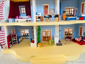 Domeček Playmobil s vybavením - 2