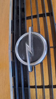 Maska Opel Rekord Ascona? - 2