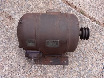 Historický elektromotor 5 kw - 2