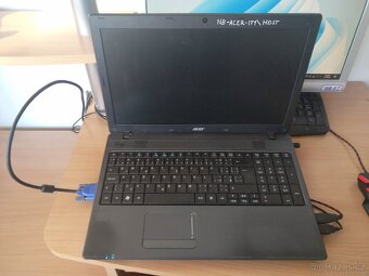 Prodám Acer travelmate 5744 + monitor - 2