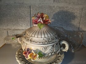 Stará polévková terina s květy s naběračkou - 2
