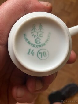 PORCELÁNOVÁ SADA - KOVIČKA, CUKŘENKA A 6 ŠÁLKŮ - 2
