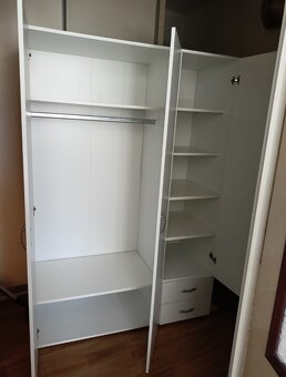 Šatní skříň - 2