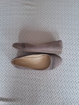 Prodám balerínky, jednou na noze. Tmavší vel. 40. PC 450,-k - 2