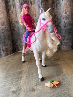 Barbie - chodící kůň snů - 2