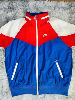 Bunda Nike vel. S - 2