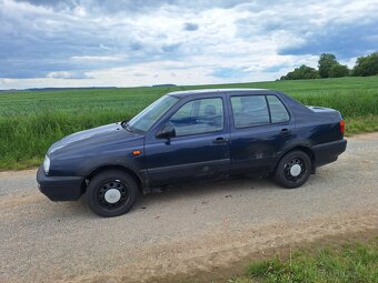 Volkswagen vento - 2