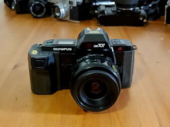 OLYMPUS OM-707 AF (Olympus 35-70mm) - 1986 - 2