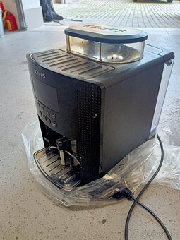 Kávovar automaticky Krups v poruše na ND - 2