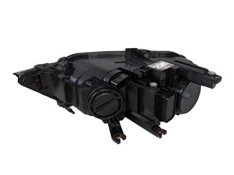 Pravý halogen světlo 8K0941004AB Audi A4 8K FL r.v. 2013 - 2
