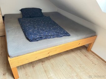 Postel z masivu 2x2 m - 2