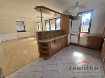 Pronájem velkého bytu 120 m2, 3+kk v RD, Opava, ul. Slovensk - 2