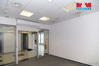 Pronájem obchodu, 20 m2, Ostrava, Masarykovo náměstí - 2