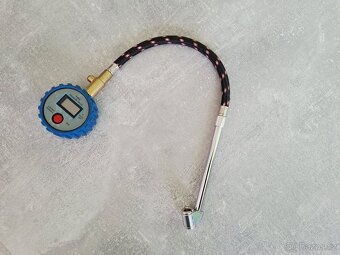 Digitální měřič pneumatik s hadicí Conrad, DT-5CV - 2