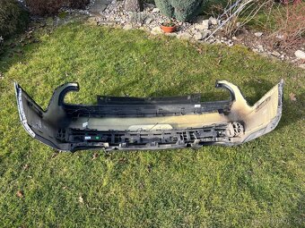 PRODÁM ORIGINÁLNÍ KOMPLETNÍ ZADNÍ NÁRAZNÍK DODGE CHALLENGER - 2